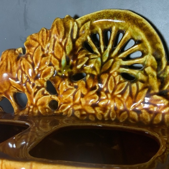 McCoy USA Spinning wheel planter with Scottie dog and cat. Vintage mid 1900s - Picture 11 of 11